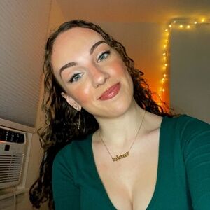 Meet your Posher, Kassandra